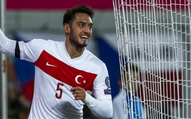 hakan-calhanoglu-turkey
