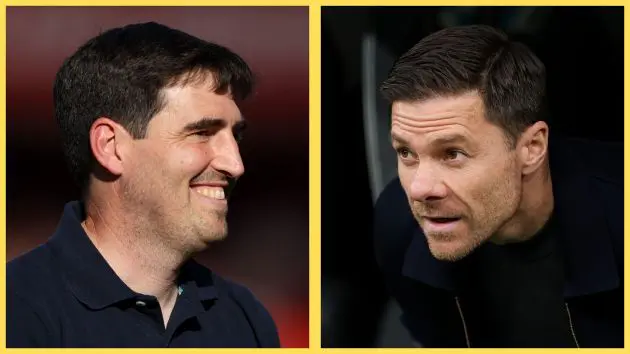 Andoni Iraola looks at Chelsea boss Xabi Alonso.